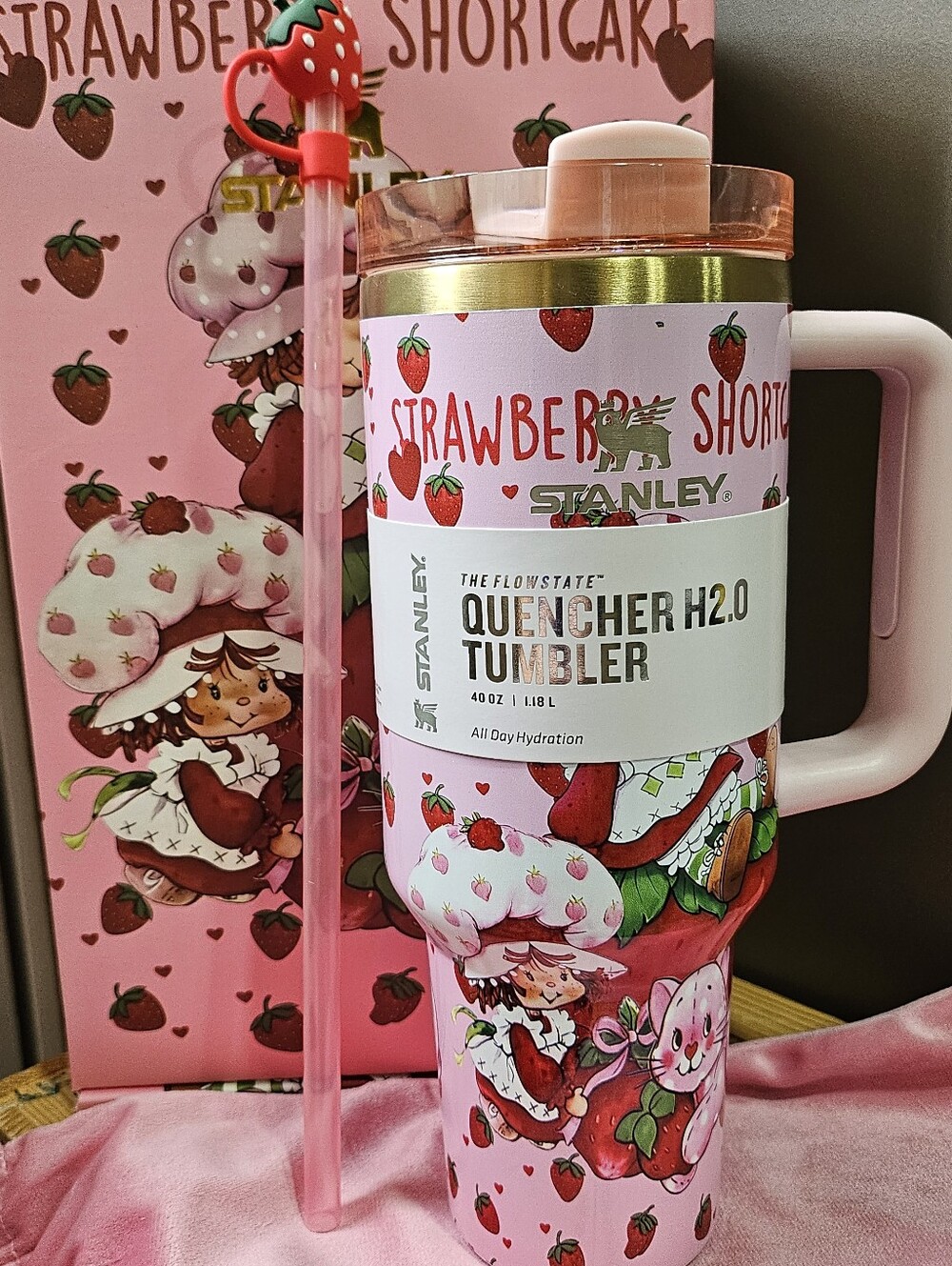 Pink Stanley 40oz Quencher H2.0 FlowState tumbler - Picture 6 of 9